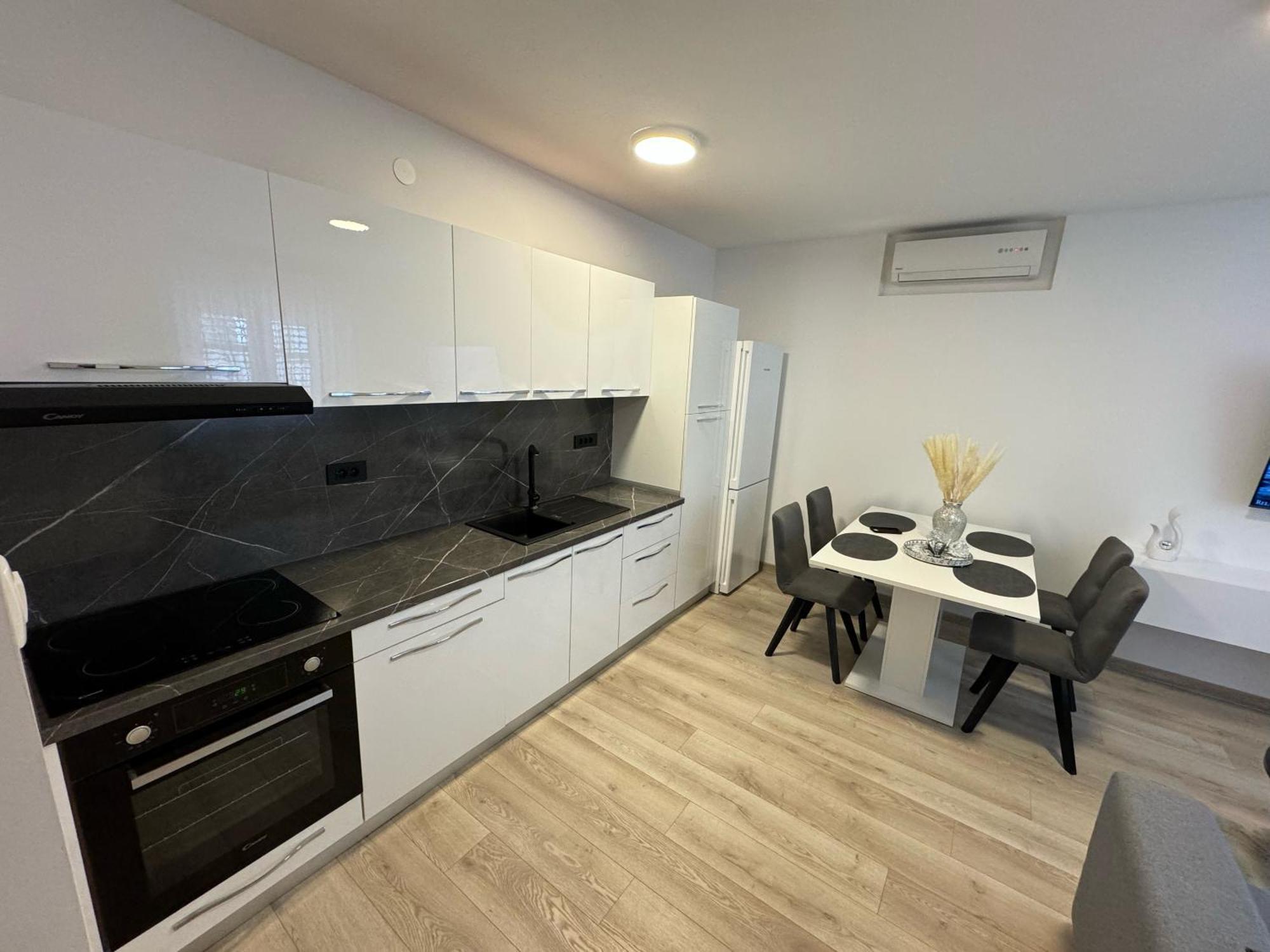 Apartman Iko Макарска Екстериор снимка